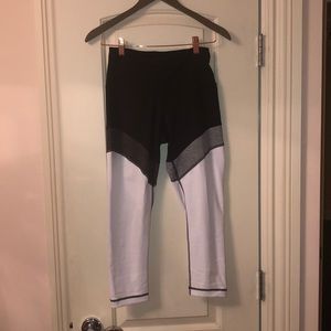 Yogalicious Leggings - worn once super soft